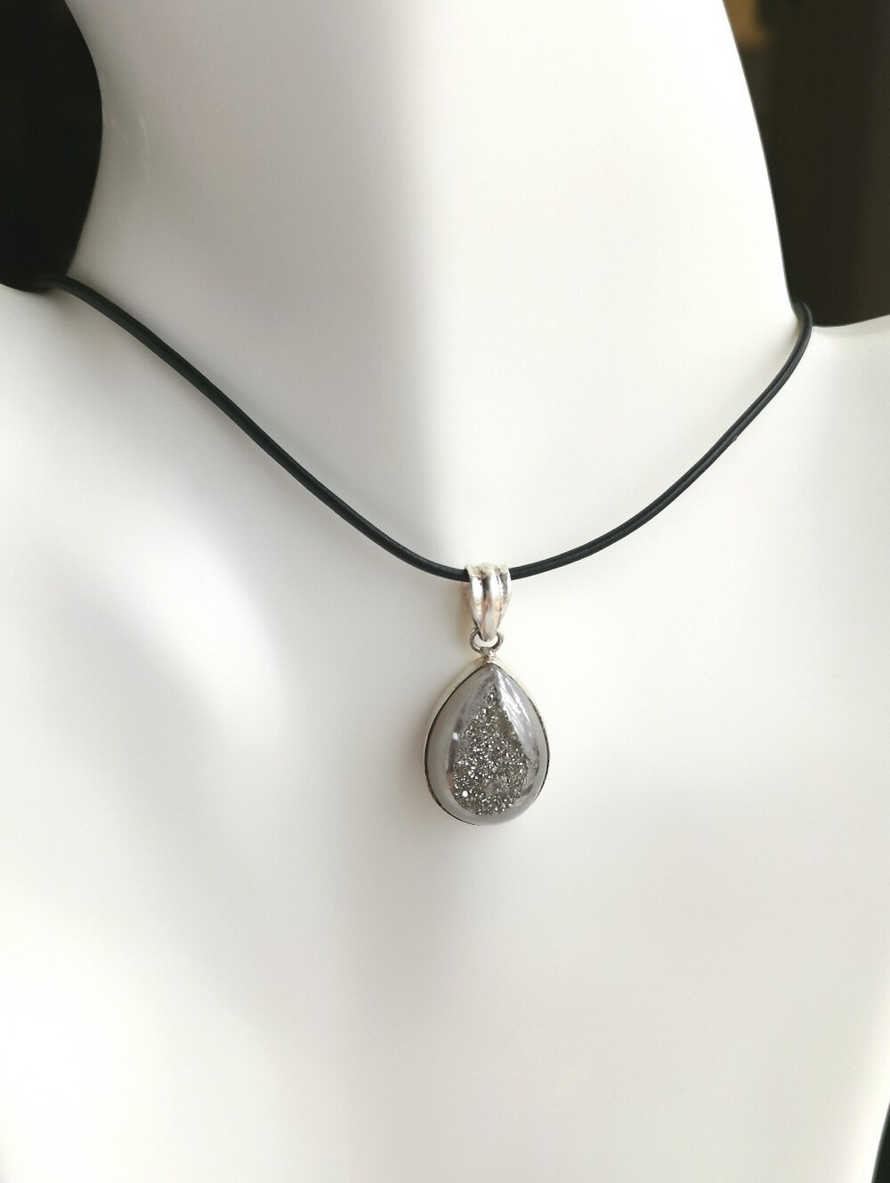 Vintage Modernist sterling silver druzy quartz pendant necklace - Picture 4 of 10